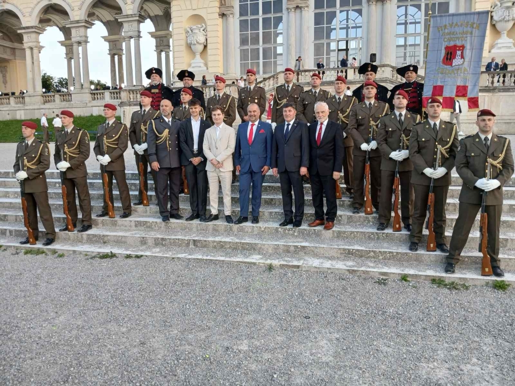 OD TIVTA, PEČUHA DO BEČA…
