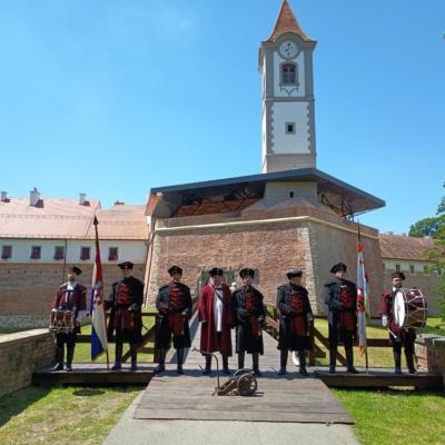 Straza 2